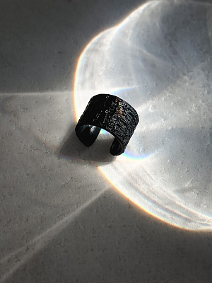 Серебряная серьга-кафф  "Black", 8 мм