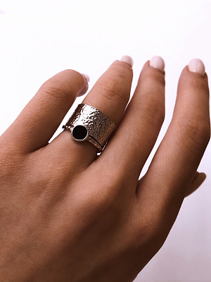 Серебряное узкое кольцо "Black" с черным агатом