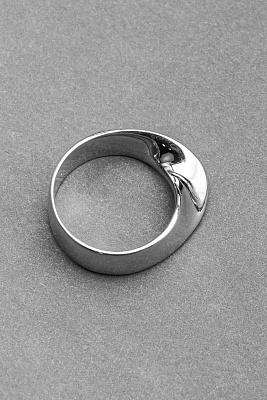 Серебряное широкое кольцо "мебиуса"